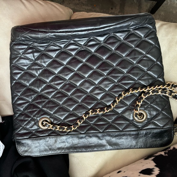 Vintage CHANEL quilted leather bag - Picture 6 of 10
